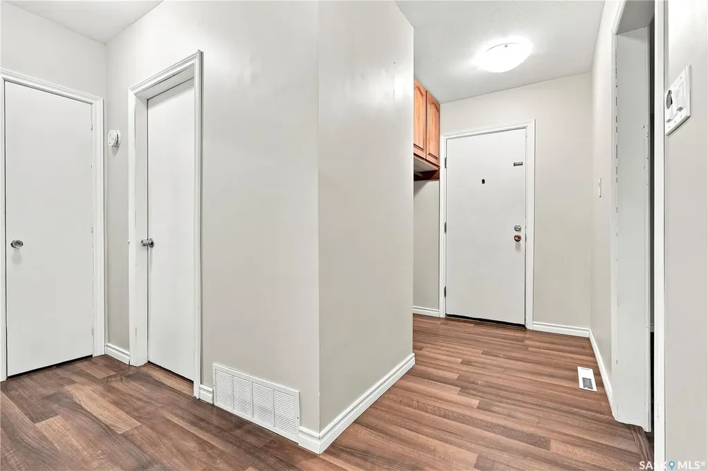 2118 Clarence Avenue S Saskatoon SK S7J 1L5