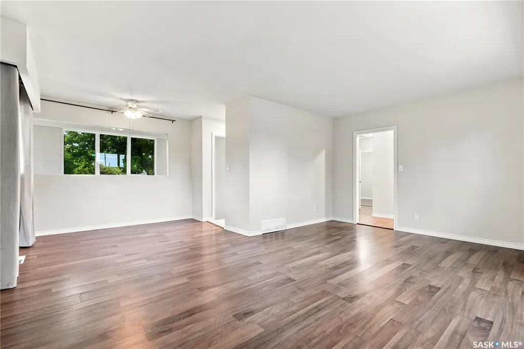 2118 Clarence Avenue S Saskatoon SK S7J 1L5