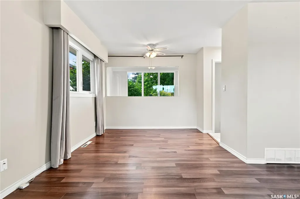 2118 Clarence Avenue S Saskatoon SK S7J 1L5