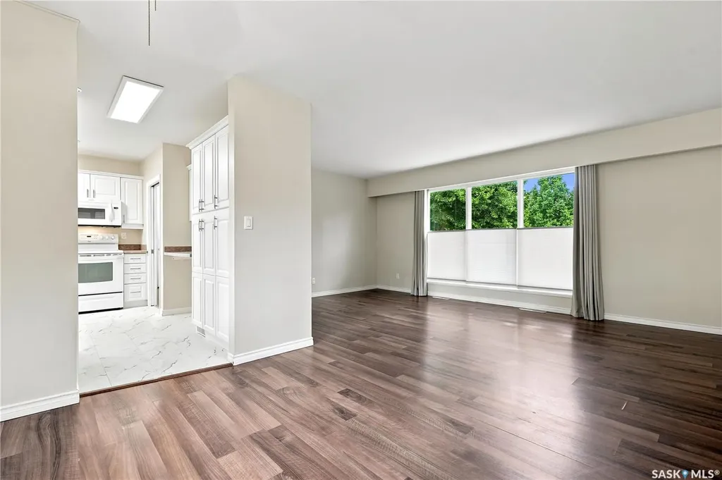 2118 Clarence Avenue S Saskatoon SK S7J 1L5