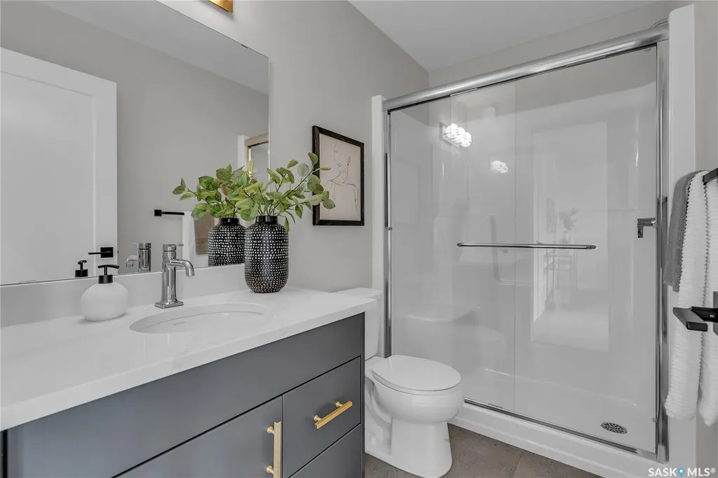 155 Mcfaull Way Saskatoon SK S7V 1Z9
