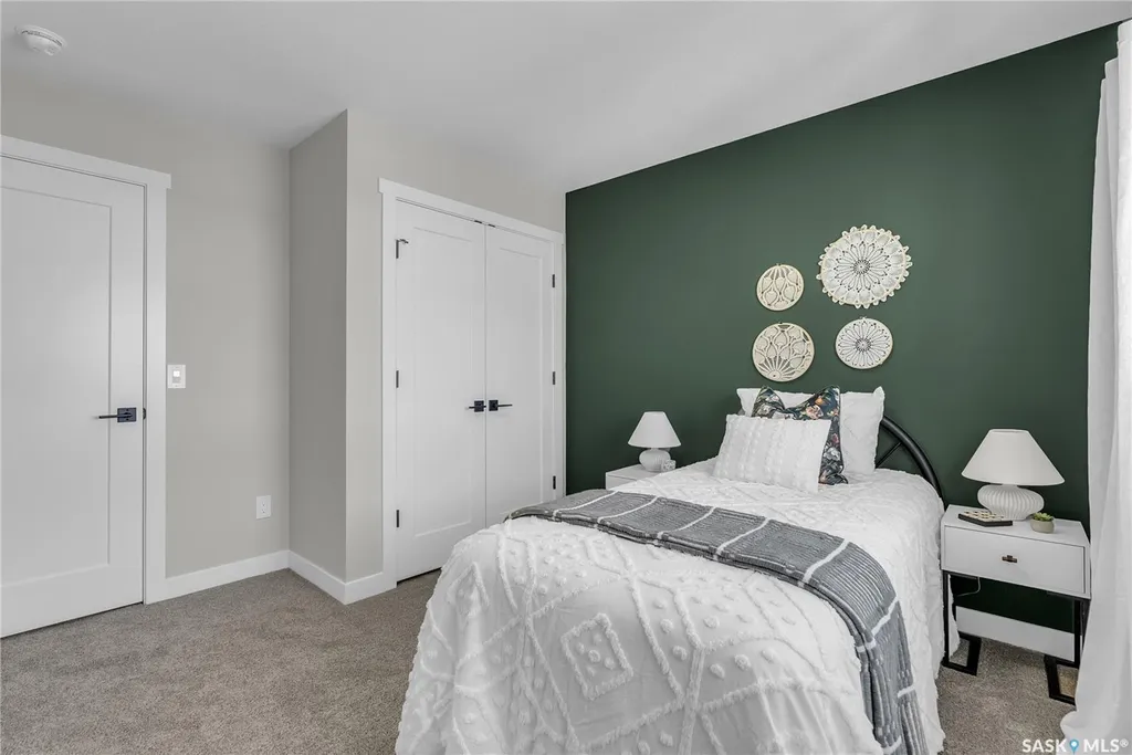 155 Mcfaull Way Saskatoon SK S7V 1Z9