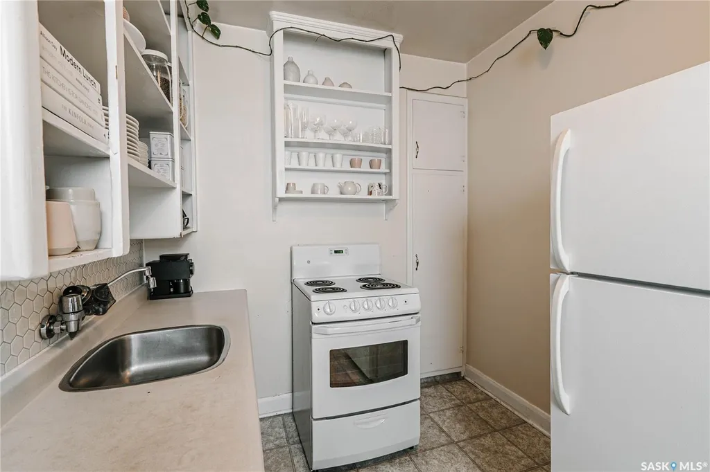 710 Mcpherson Avenue Saskatoon SK S7N 0X8