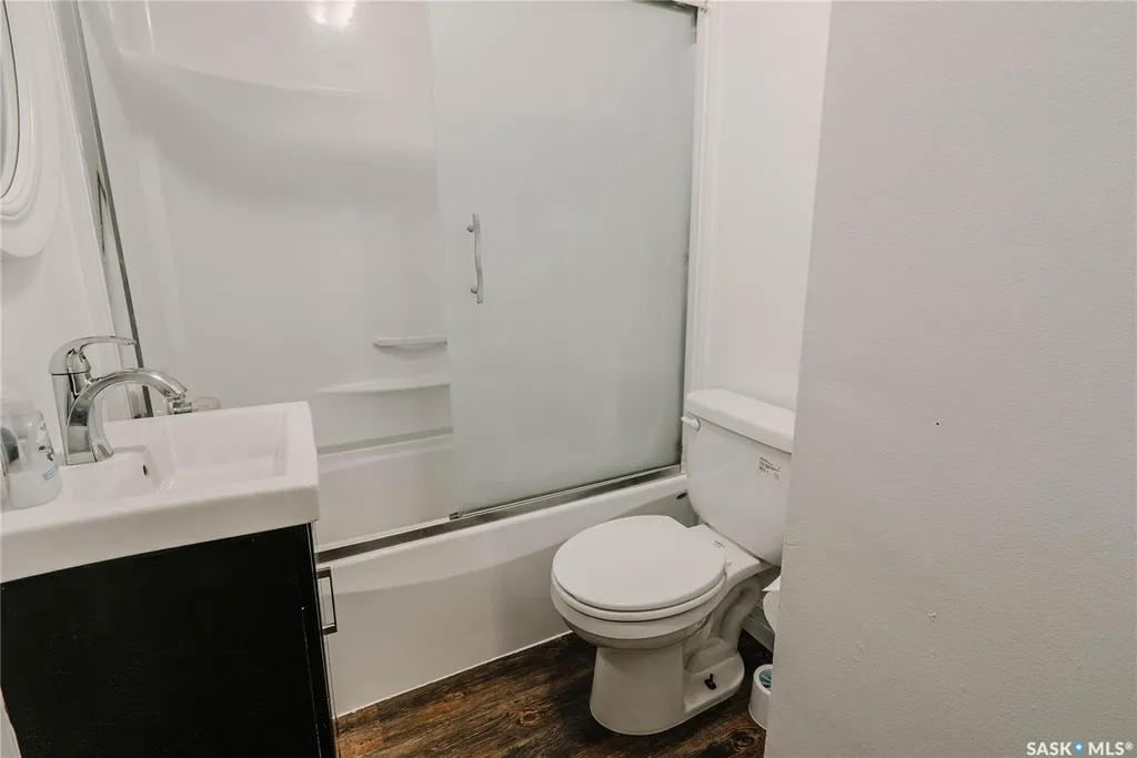 710 Mcpherson Avenue Saskatoon SK S7N 0X8