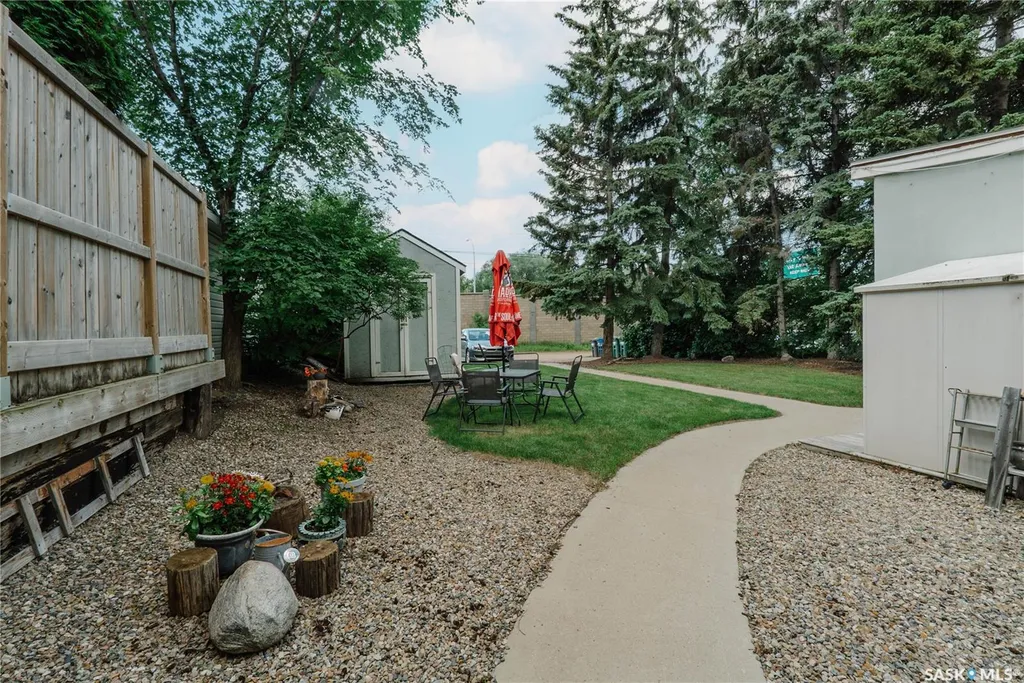 710 Mcpherson Avenue Saskatoon SK S7N 0X8