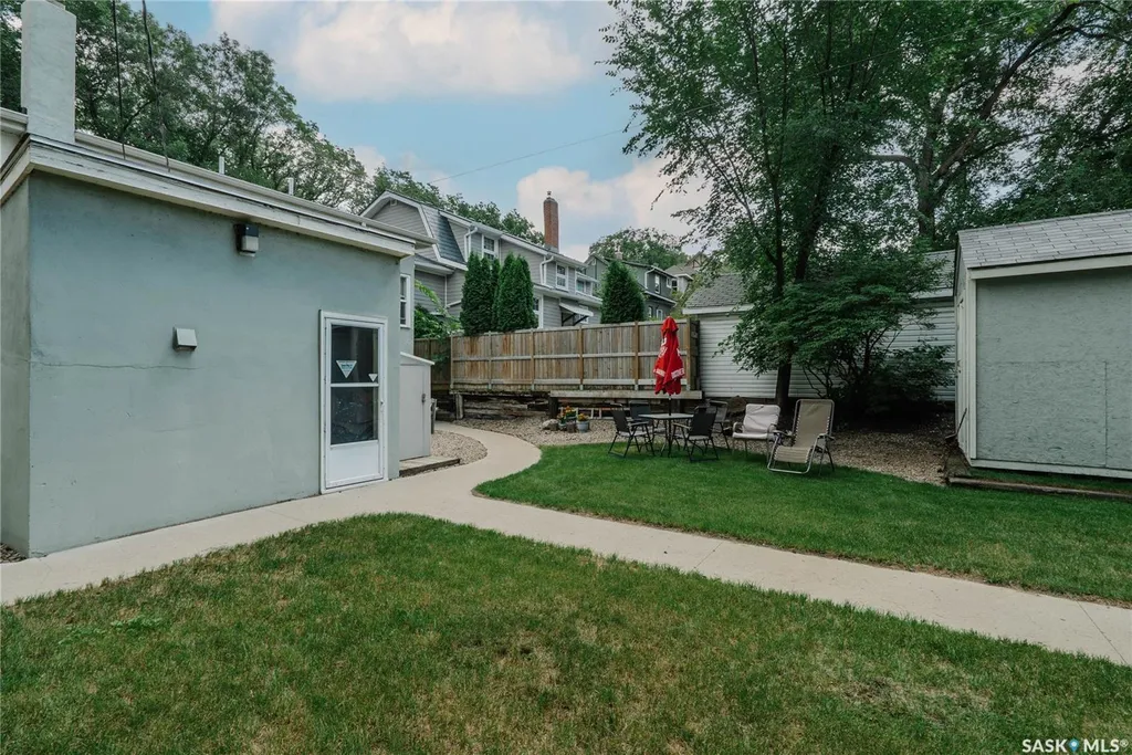 710 Mcpherson Avenue Saskatoon SK S7N 0X8