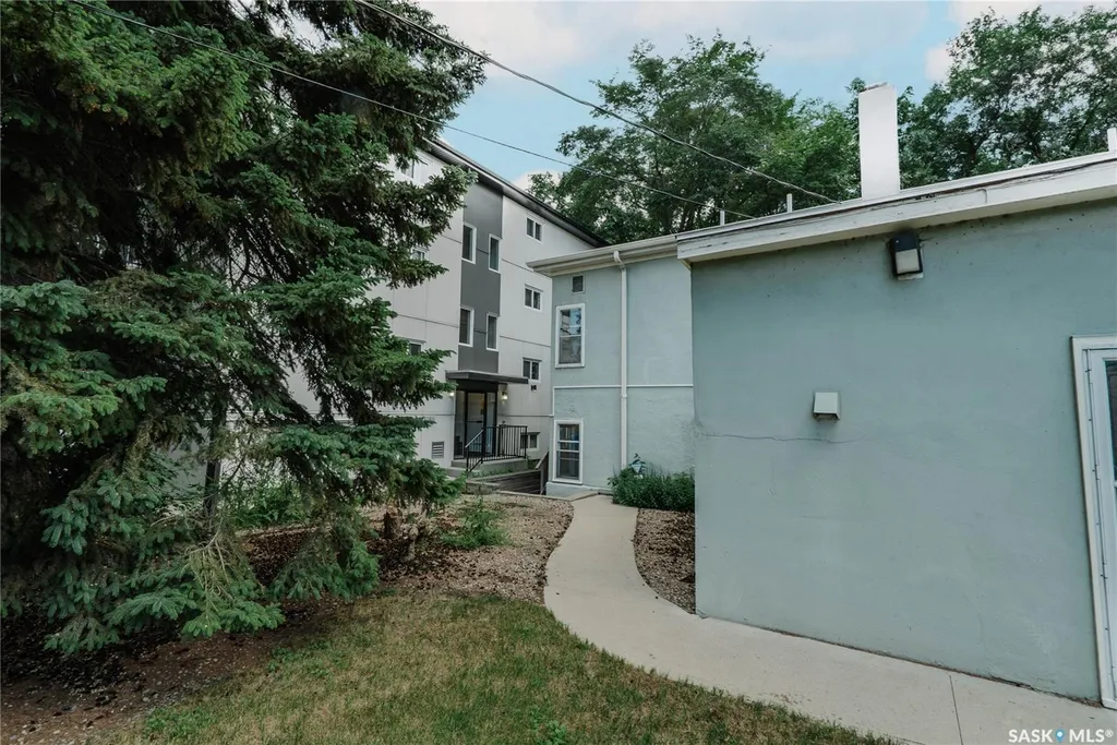 710 Mcpherson Avenue Saskatoon SK S7N 0X8