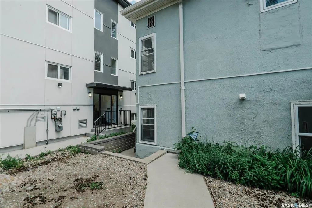 710 Mcpherson Avenue Saskatoon SK S7N 0X8