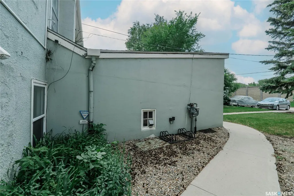 710 Mcpherson Avenue Saskatoon SK S7N 0X8