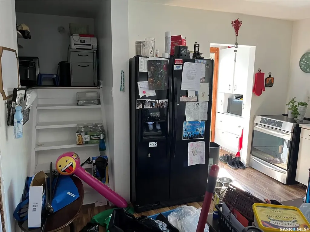 1027 7th Avenue NE Moose Jaw SK S6H 1M9