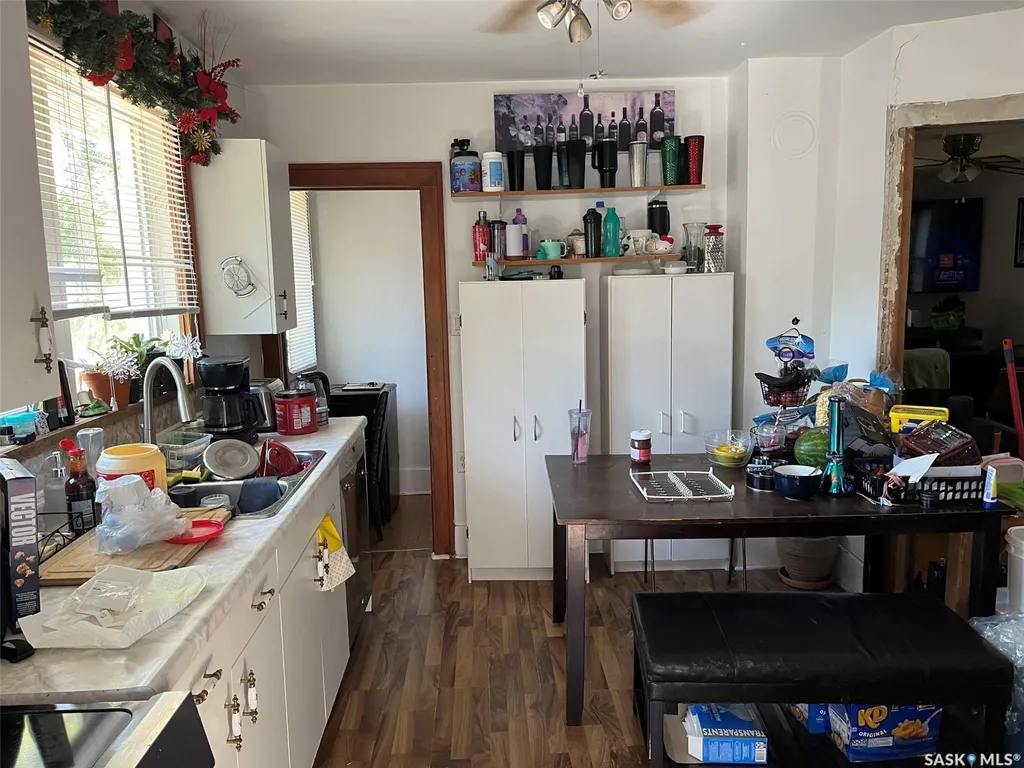 1027 7th Avenue NE Moose Jaw SK S6H 1M9