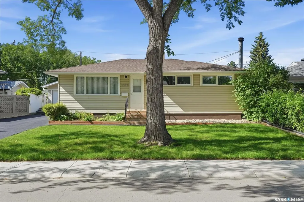 3326 4th Avenue N Regina SK S4R 0V6