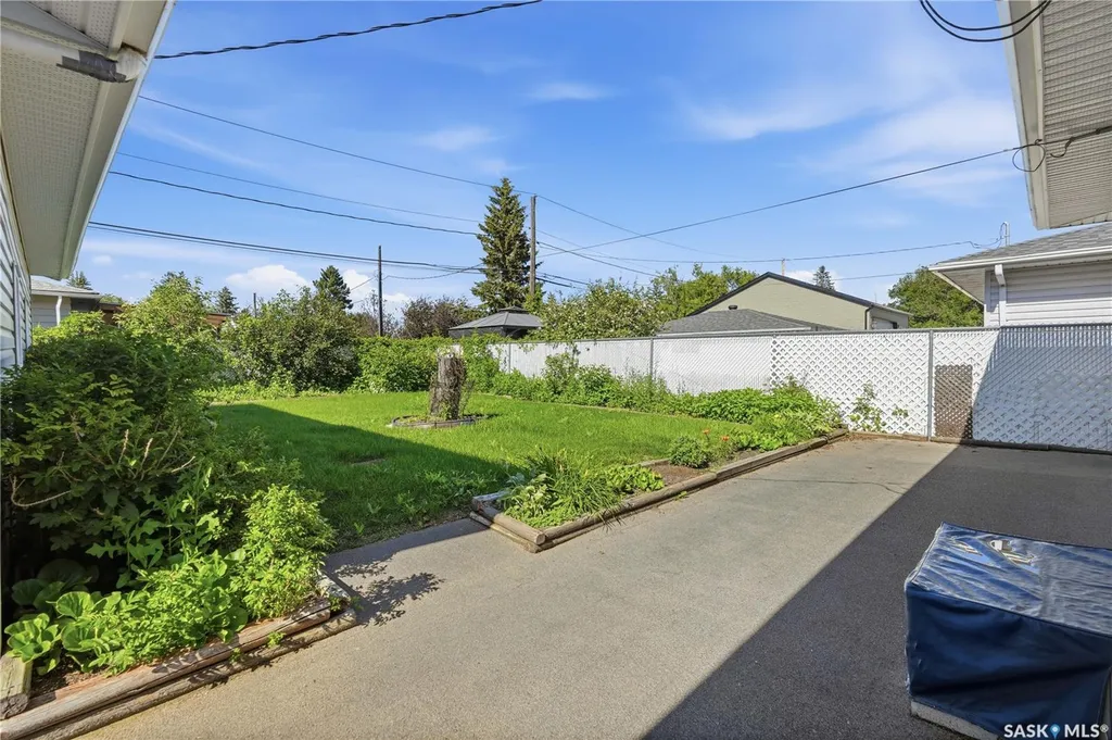3326 4th Avenue N Regina SK S4R 0V6