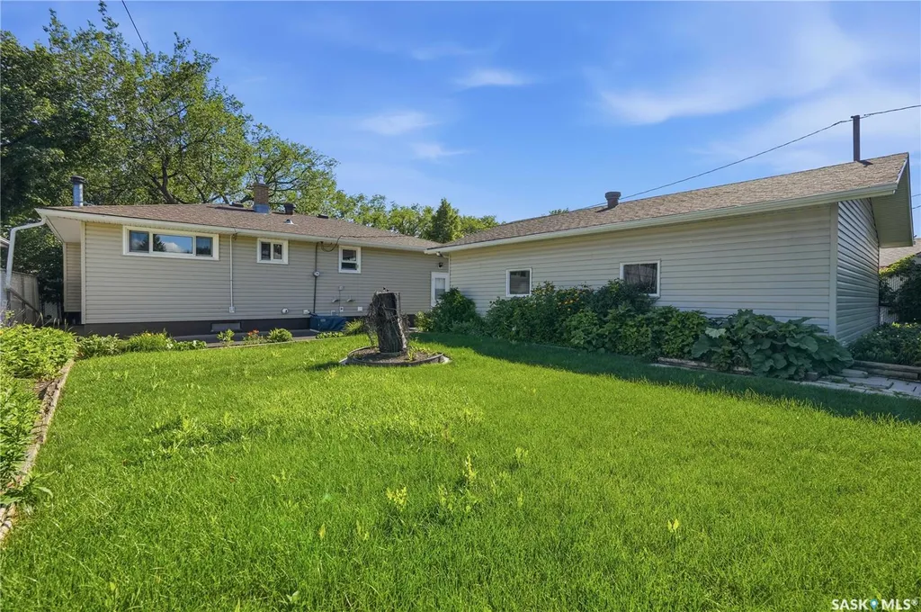 3326 4th Avenue N Regina SK S4R 0V6