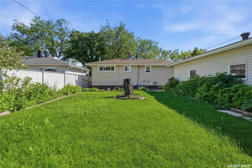 3326 4th Avenue N Regina SK S4R 0V6