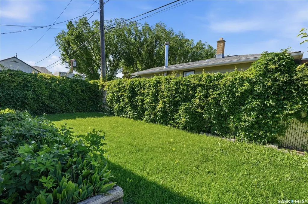 3326 4th Avenue N Regina SK S4R 0V6
