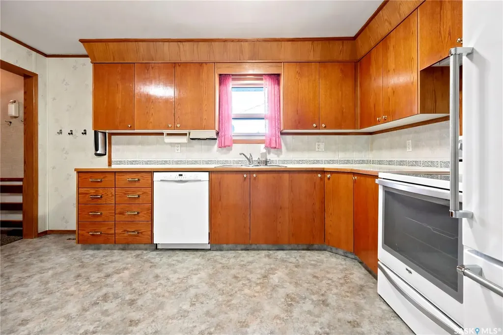 3326 4th Avenue N Regina SK S4R 0V6
