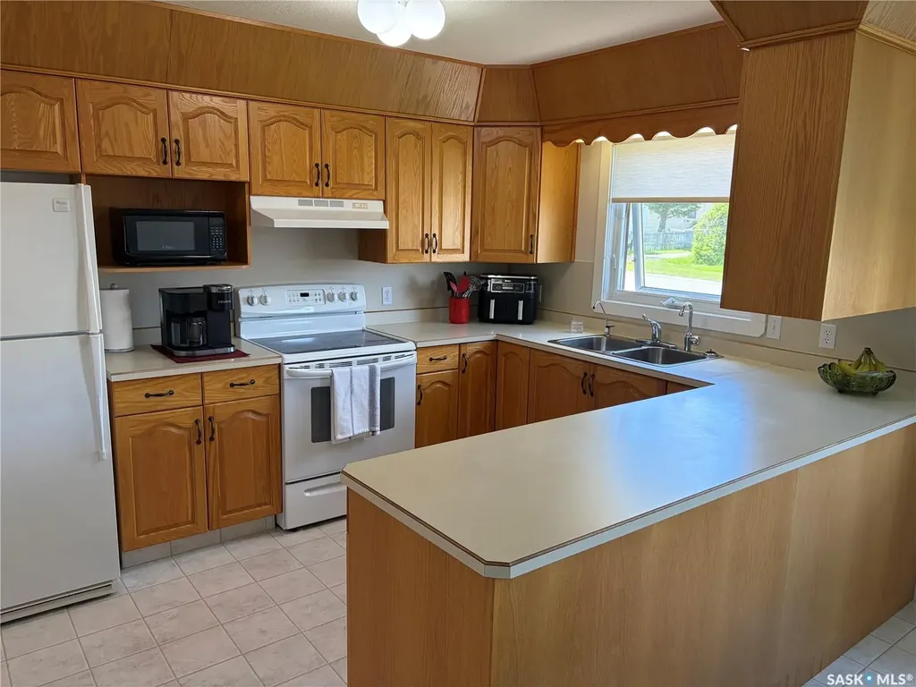 201 1st Street Kelvington SK S0A 1W0