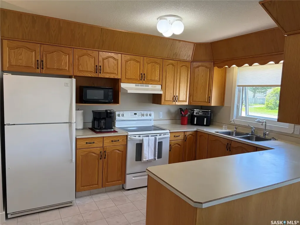201 1st Street Kelvington SK S0A 1W0