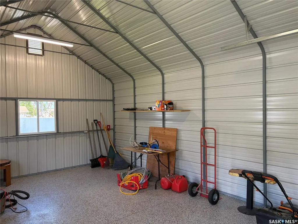 201 1st Street Kelvington SK S0A 1W0