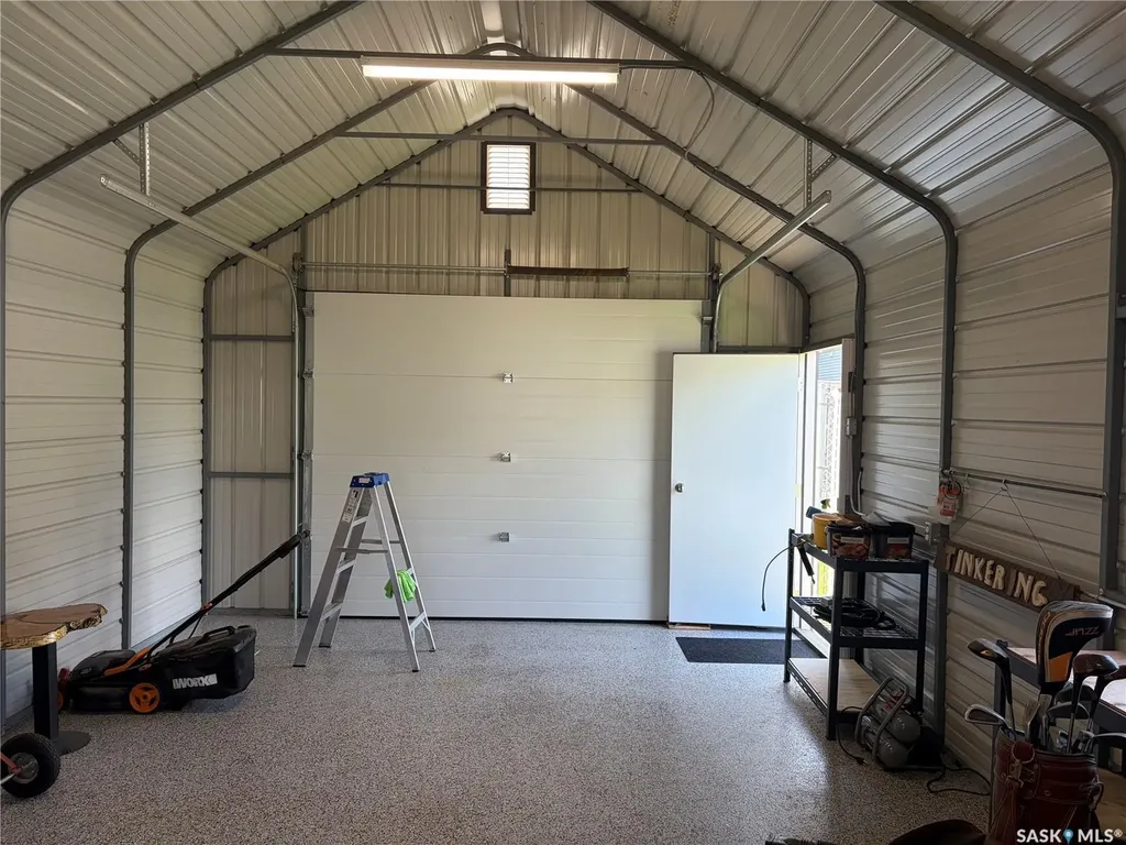 201 1st Street Kelvington SK S0A 1W0