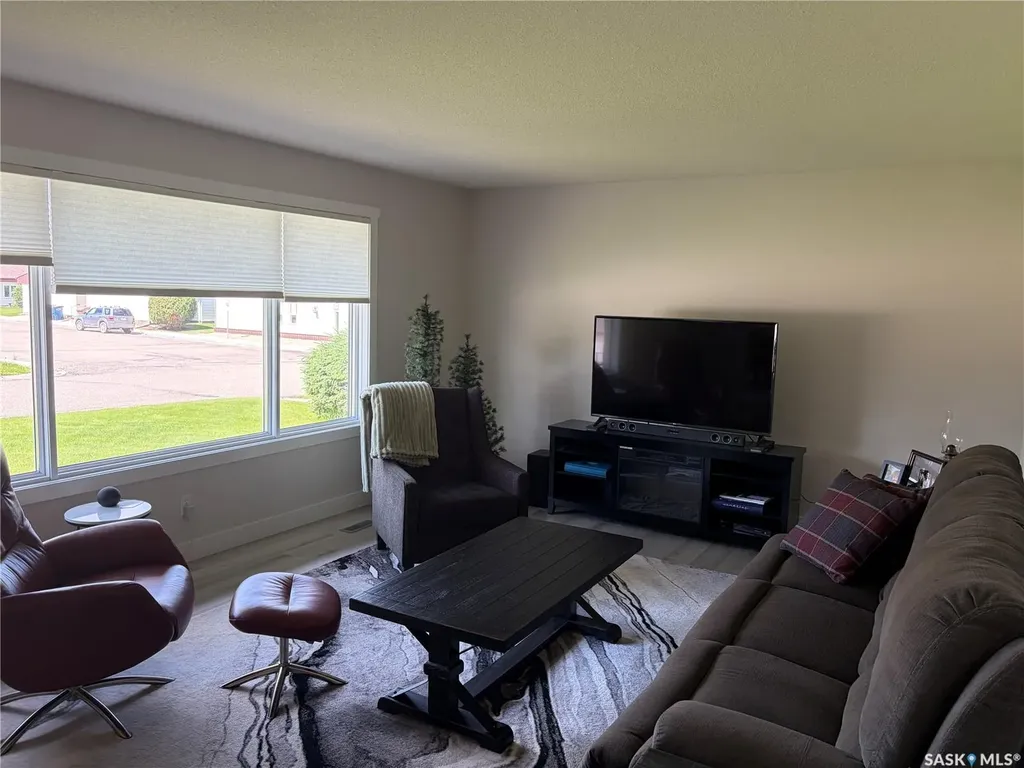 201 1st Street Kelvington SK S0A 1W0