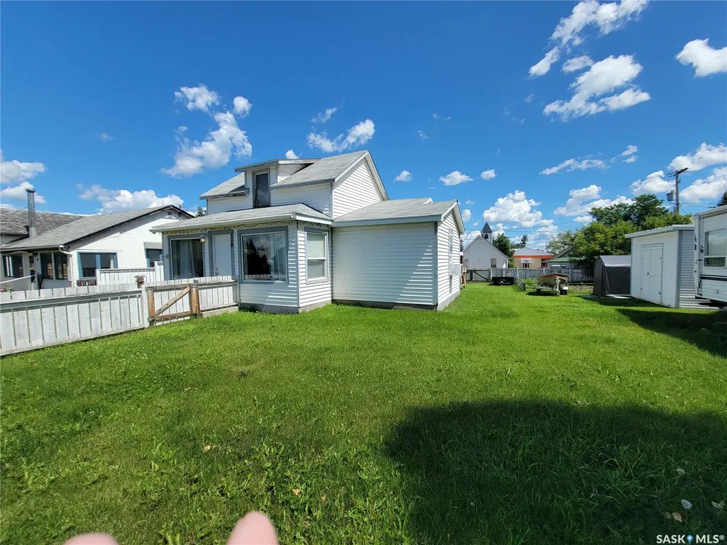 118 1st Street W St. Walburg SK S0M 2T0
