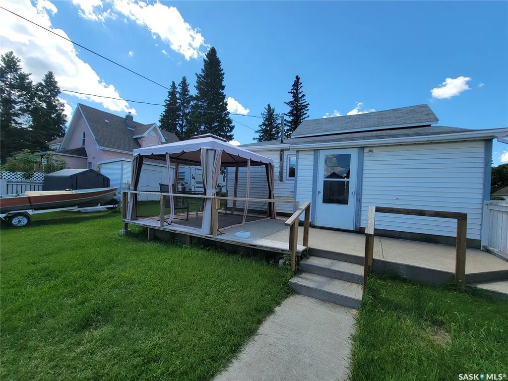 118 1st Street W St. Walburg SK S0M 2T0
