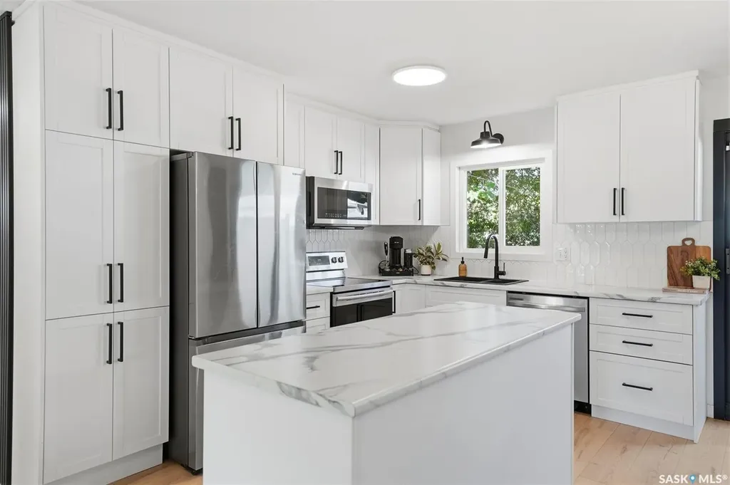 1214 Elevator Road Saskatoon SK S7M 3X2
