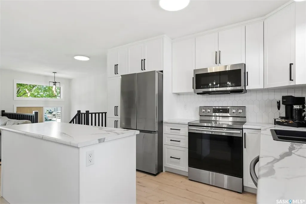 1214 Elevator Road Saskatoon SK S7M 3X2
