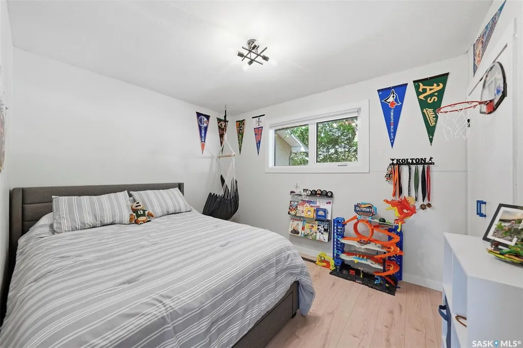 1214 Elevator Road Saskatoon SK S7M 3X2