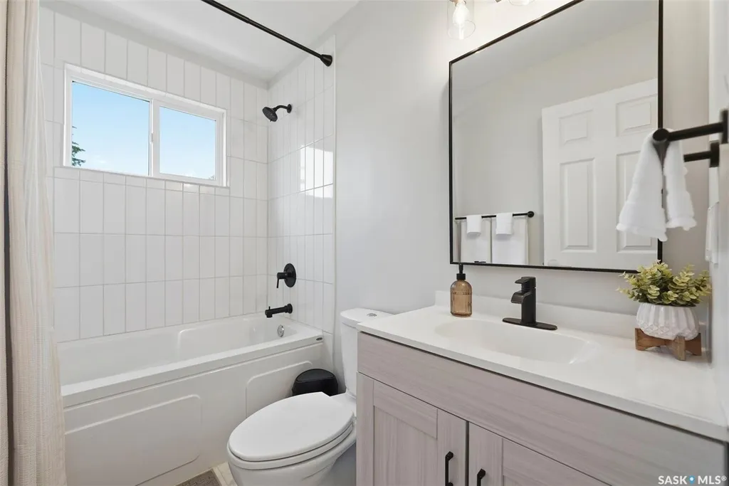 1214 Elevator Road Saskatoon SK S7M 3X2