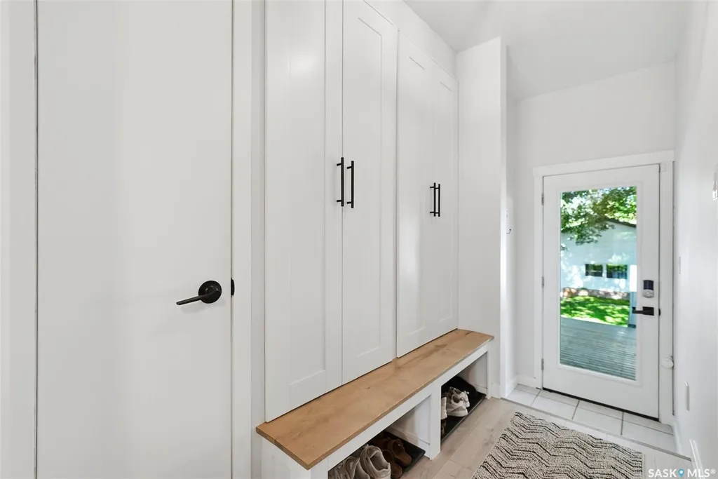1214 Elevator Road Saskatoon SK S7M 3X2