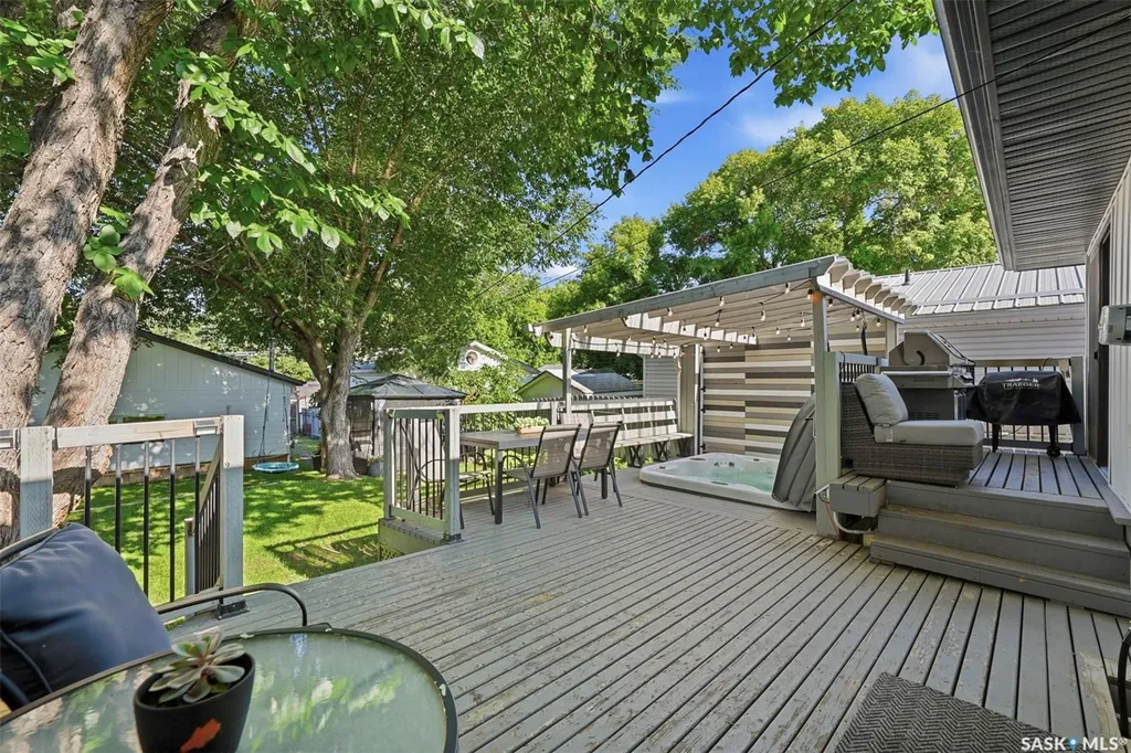 1214 Elevator Road Saskatoon SK S7M 3X2