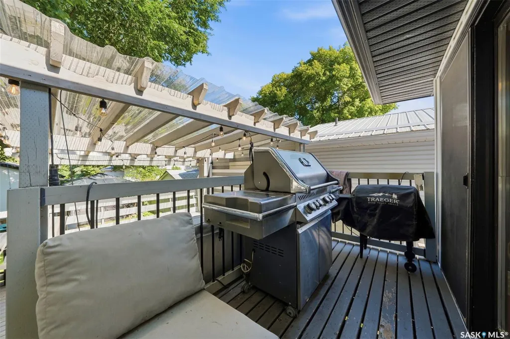 1214 Elevator Road Saskatoon SK S7M 3X2