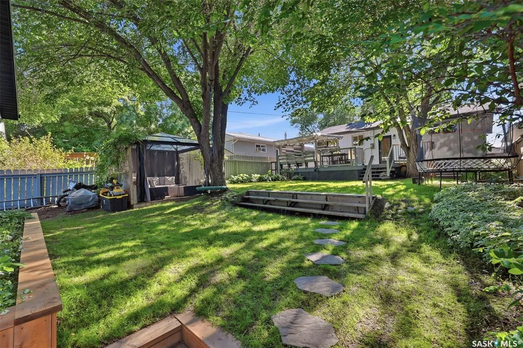 1214 Elevator Road Saskatoon SK S7M 3X2