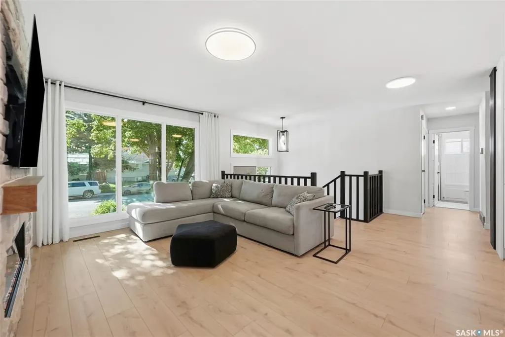 1214 Elevator Road Saskatoon SK S7M 3X2