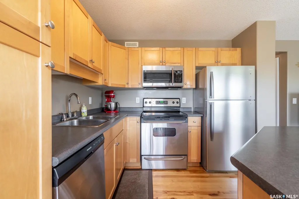 2400 Tell Place Regina SK S4V 3E3