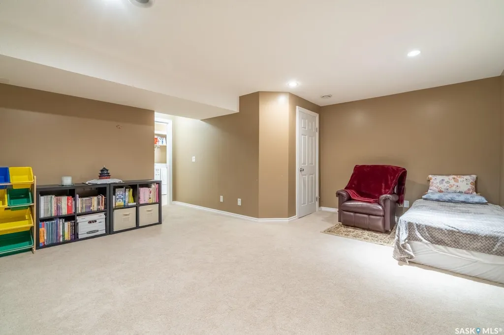 2400 Tell Place Regina SK S4V 3E3