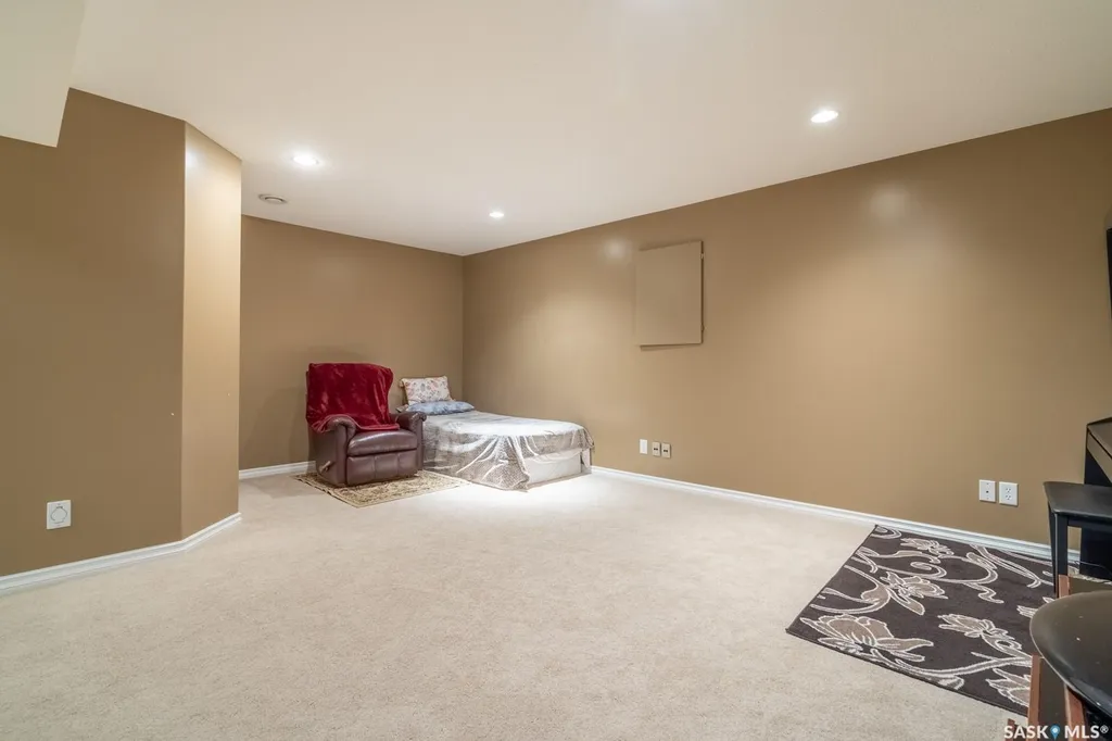 2400 Tell Place Regina SK S4V 3E3