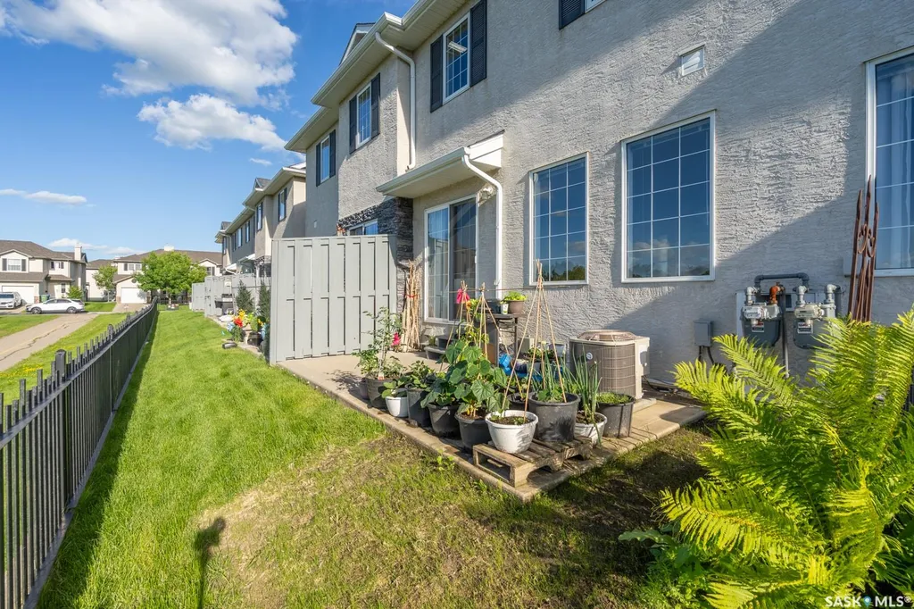 2400 Tell Place Regina SK S4V 3E3