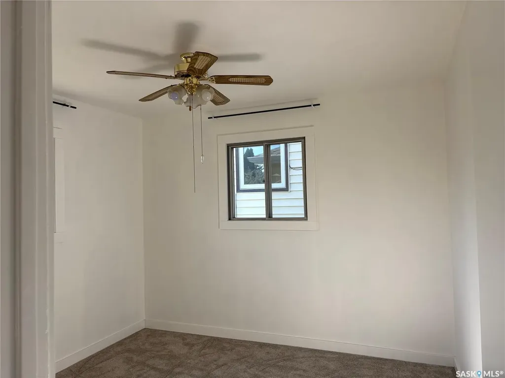 925 O Avenue S Saskatoon SK S7M 2S8