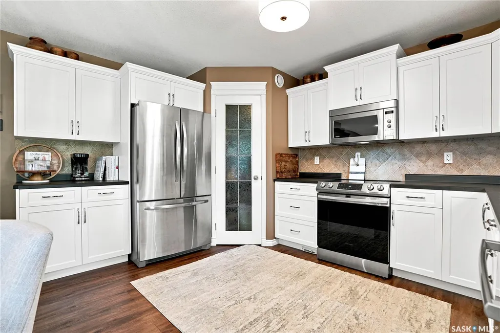 518 Sears Cove Saskatoon SK S7N 4V6