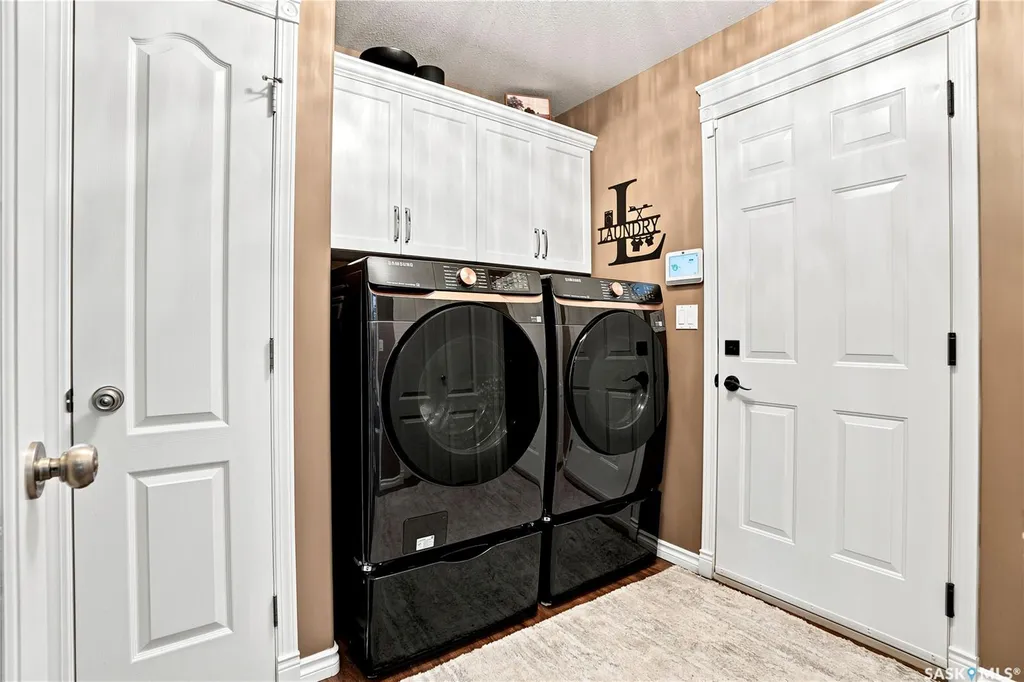 518 Sears Cove Saskatoon SK S7N 4V6
