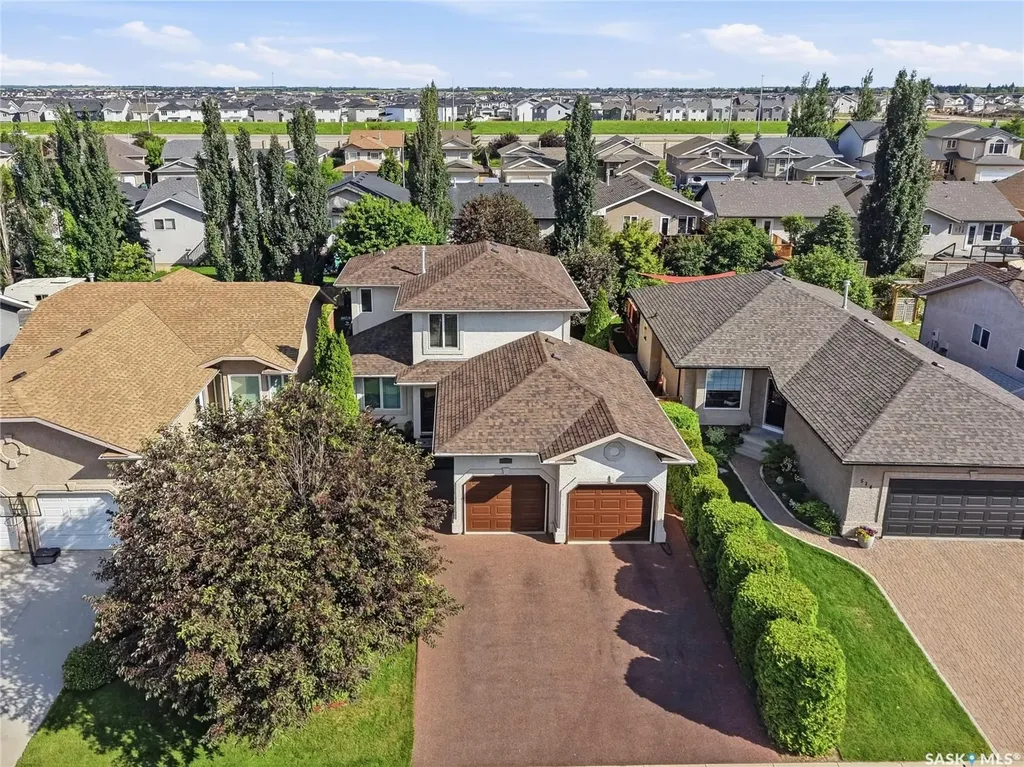 518 Sears Cove Saskatoon SK S7N 4V6