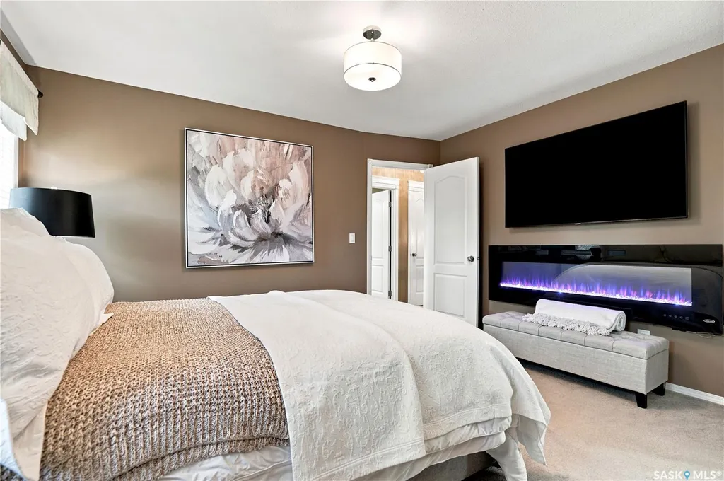518 Sears Cove Saskatoon SK S7N 4V6
