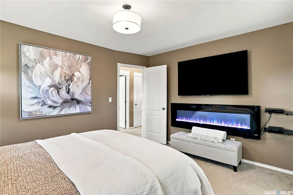 518 Sears Cove Saskatoon SK S7N 4V6