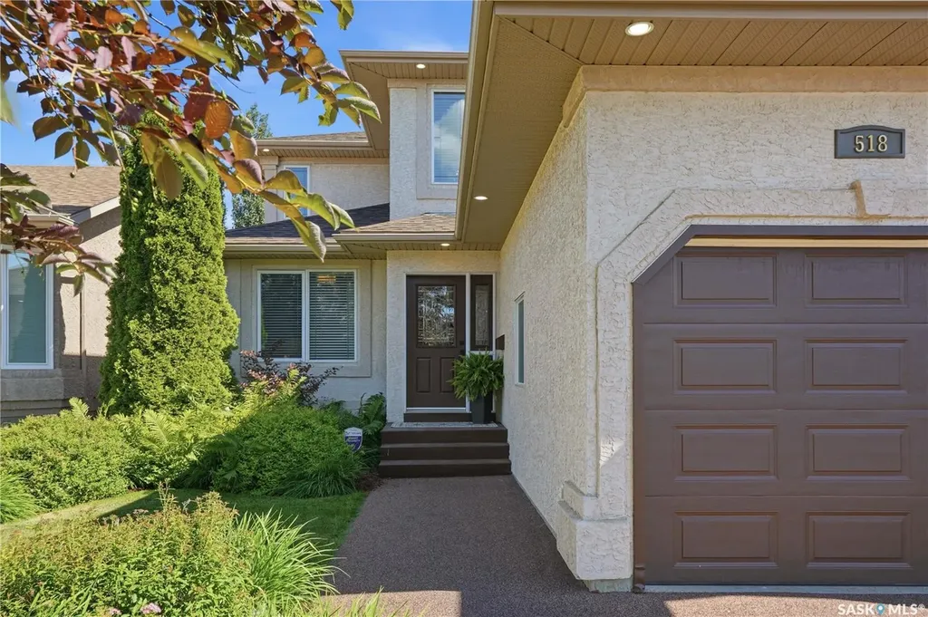 518 Sears Cove Saskatoon SK S7N 4V6