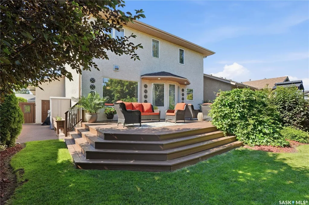 518 Sears Cove Saskatoon SK S7N 4V6