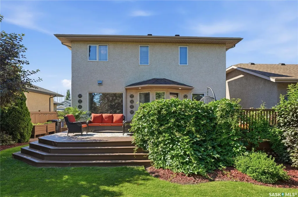 518 Sears Cove Saskatoon SK S7N 4V6